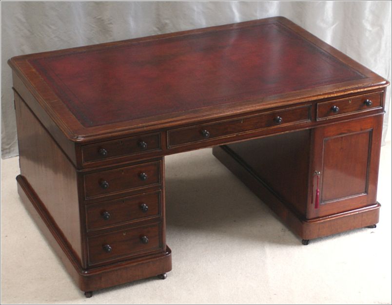 1007 Antique Mahogany Partners Desk (1)